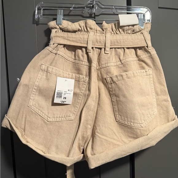 NWT Forever 21 Paperbag tan denim shorts - Size 29 - Picture 3 of 5
